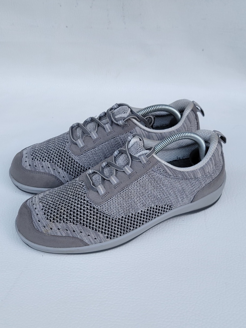 Orthofeet Women Sneakers Size 9B Gray
